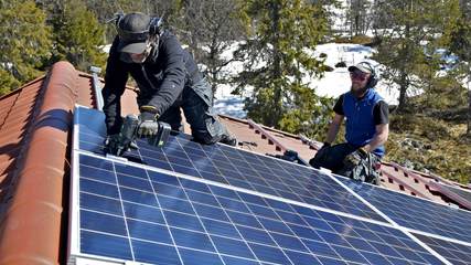 Skaffa solceller till ditt hustak eller solcellspark